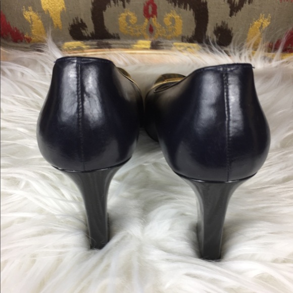 ST JOHN 🎉HP🎉Made in 🇮🇹 Classic Two Toned Heel - Picture 5 of 8